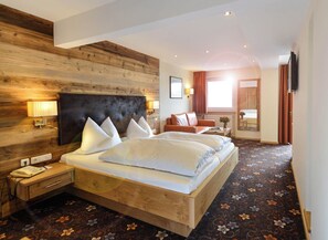 Minibar, escritorio, wifi gratis y ropa de cama 