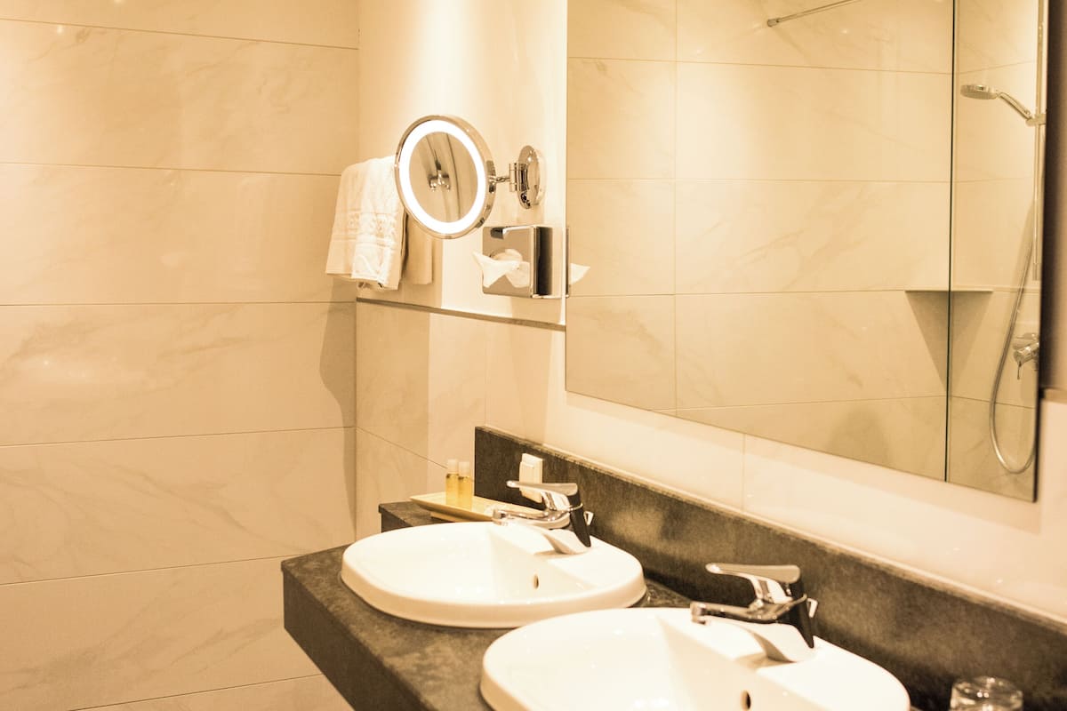 condo | bathroom | shower, free toiletries, hair dryer, towels