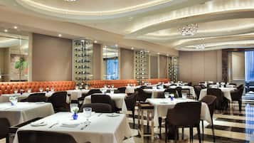 Breakfast, lunch, dinner served; Mediterranean cuisine