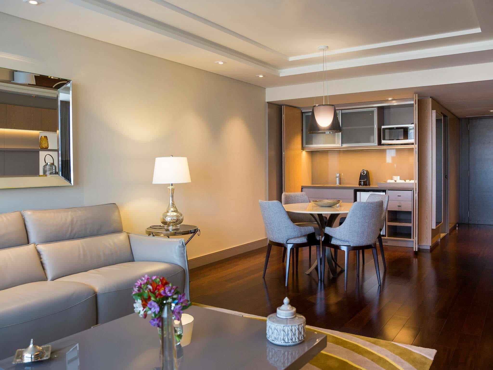 Executive Suite, 1 King Bed, Balcony | Egyptian cotton sheets, premium bedding, down comforters, minibar
