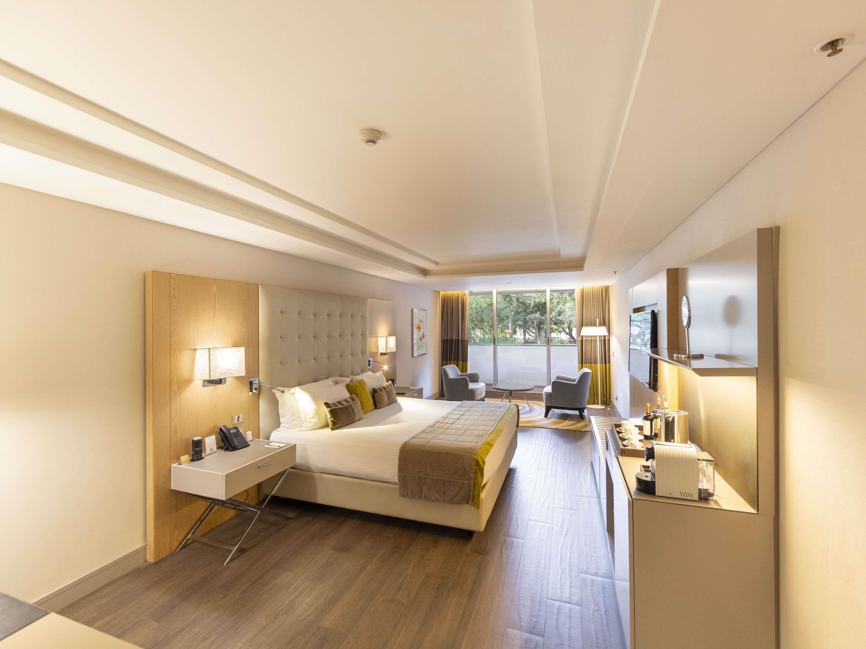 Suite Deluxe, 1 cama doble, accesible para personas con discapacidad, vistas al parque | Sábanas de algodón egipcio y ropa de cama de alta calidad