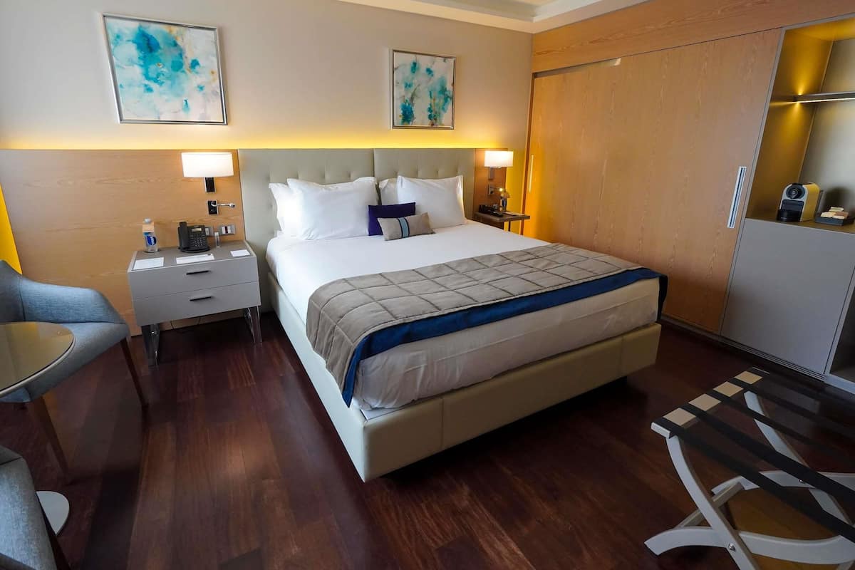 Superior Room, 1 Katil Raja (King) | Cadar kapas Mesir, peralatan tempat tidur premium, gebar bulu kapas