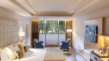 Deluxe Suite, 1 Double Bed, Accessible, Park View | Egyptian cotton sheets, premium bedding, down duvets, minibar