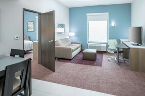 Suite, 1 King Bed, Accessible (Roll-In Shower, Hearing & Mobility) | Premium bedding, desk, laptop workspace, free cots/infant beds - Home2 Suites by Hilton Orlando Airport (Orlando)