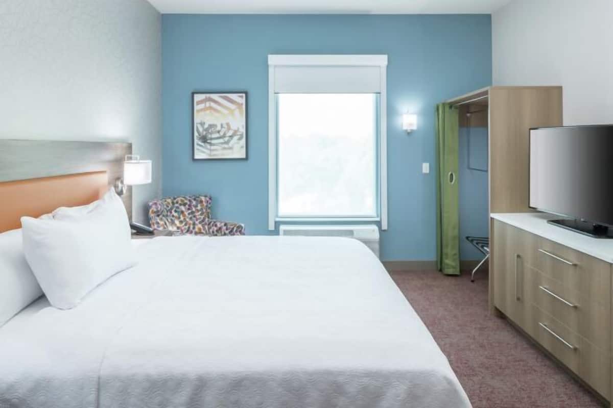 Ropa de cama de alta calidad y escritorio