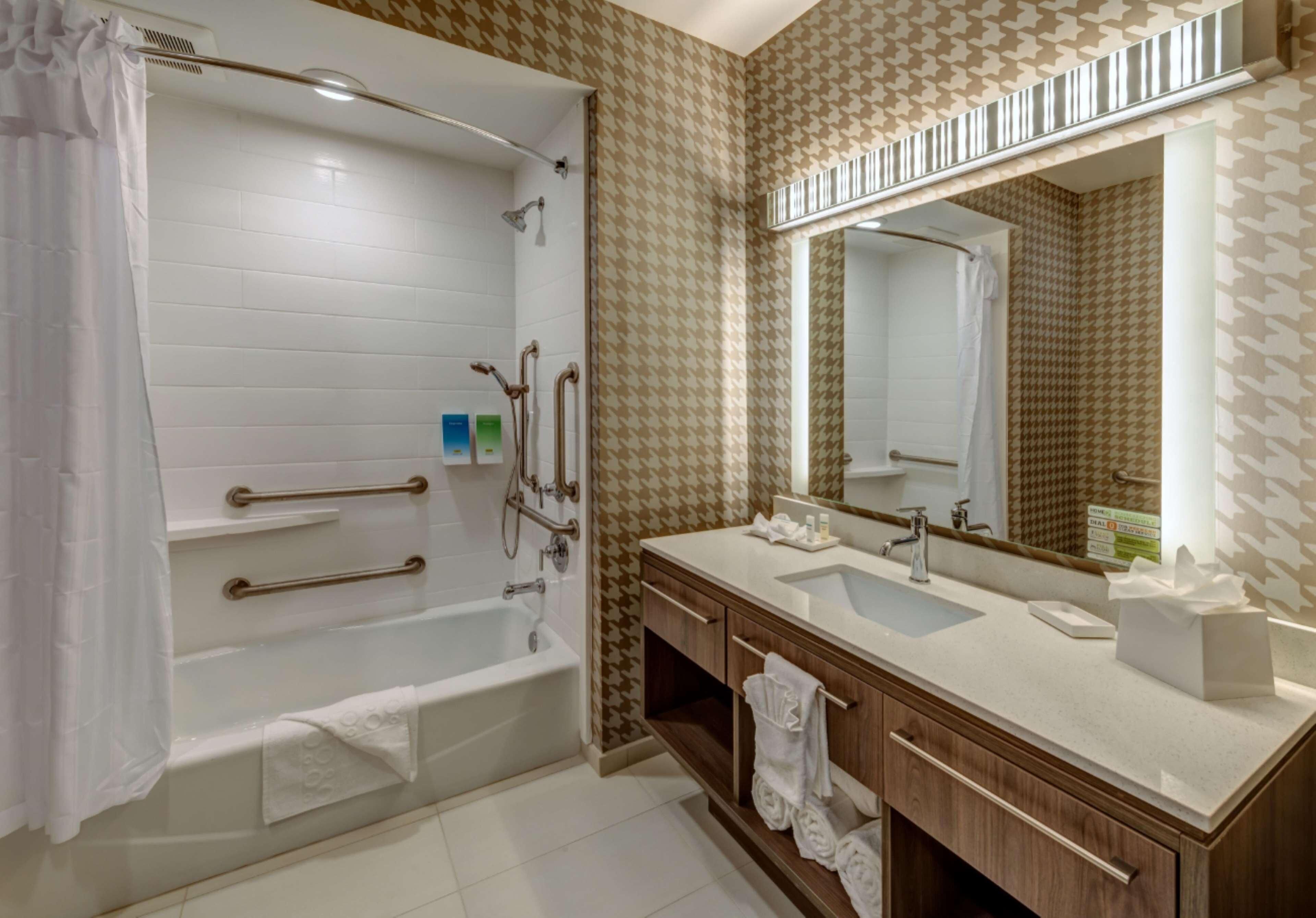 Bathroom | Free toiletries, hair dryer