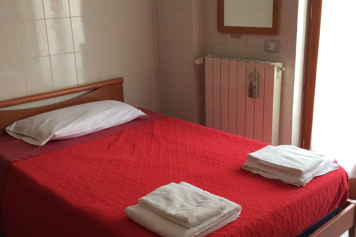 Single Room | Free WiFi
