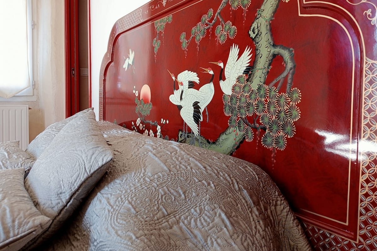 CHINE | Con stile personalizzato, con arredamento individuale, una scrivania