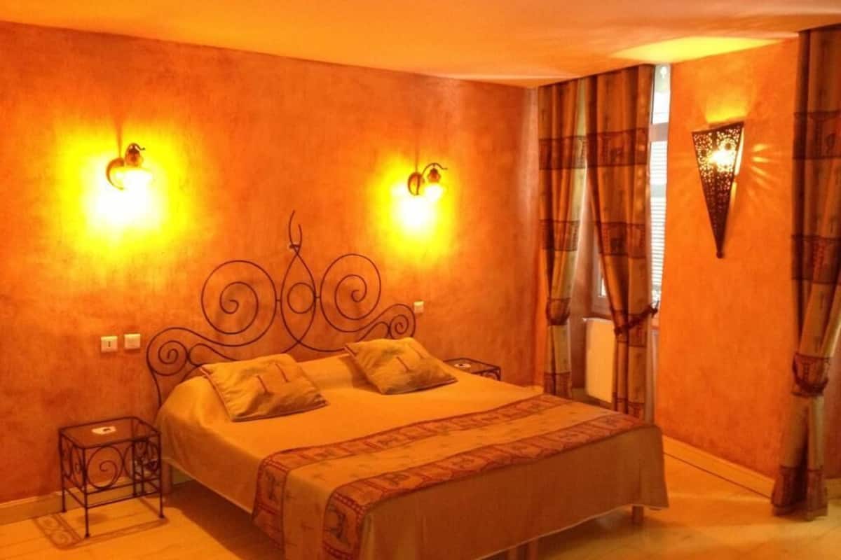 MAROC | Con stile personalizzato, con arredamento individuale, una scrivania