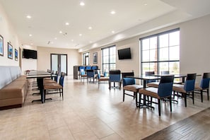 Free daily continental breakfast