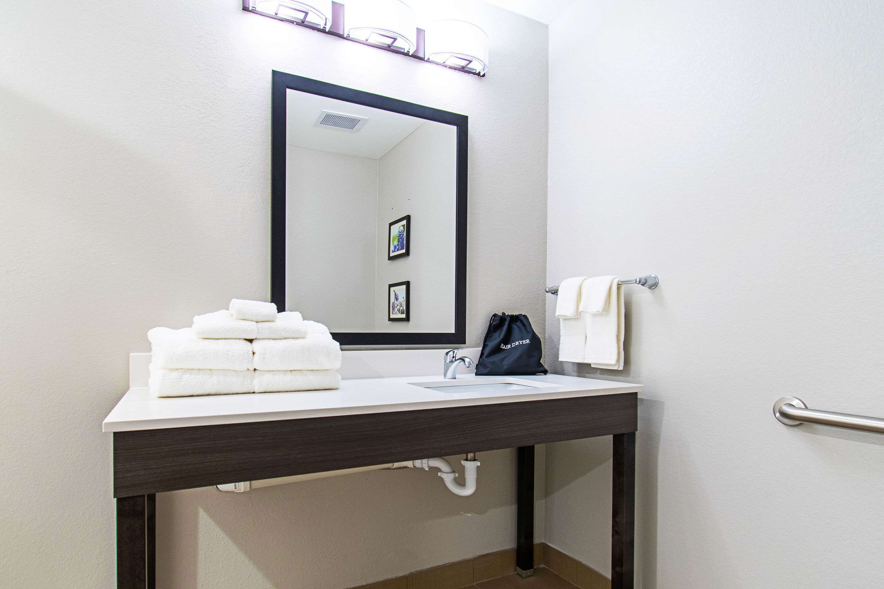 Photo - Comfort Suites Humble Houston IAH