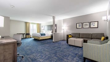 Suite, 1 King Bed with Sofa bed, Non Smoking