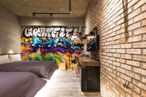 Elite Quadruple Room (E) | Desk, free WiFi - Wild Hotel (Magong)