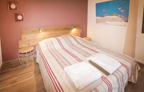 4 makuuhuonetta, ilmainen Wi-Fi