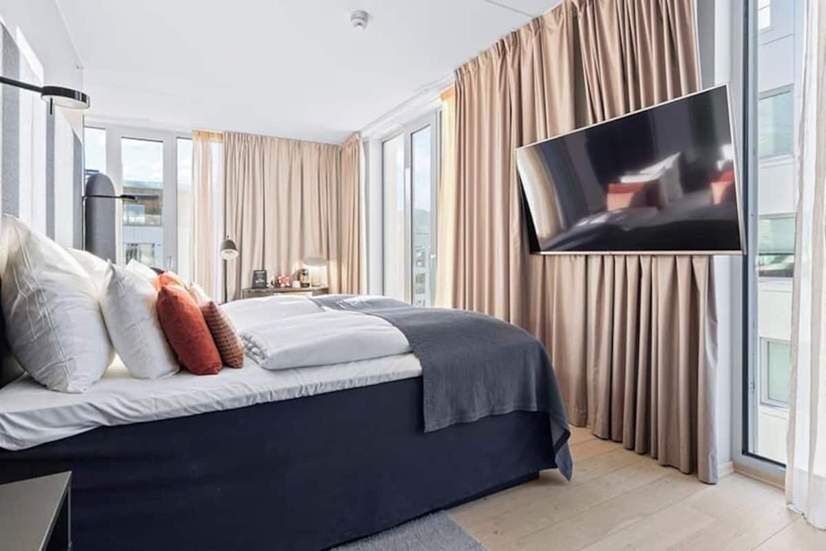 Chambre Double Deluxe, non-fumeurs | Couette en duvet d'oie, coffres-forts dans les chambres, bureau