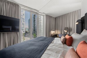 Phòng Suite Junior | Chăn bông, két bảo mật tại phòng, bàn, phòng cách âm