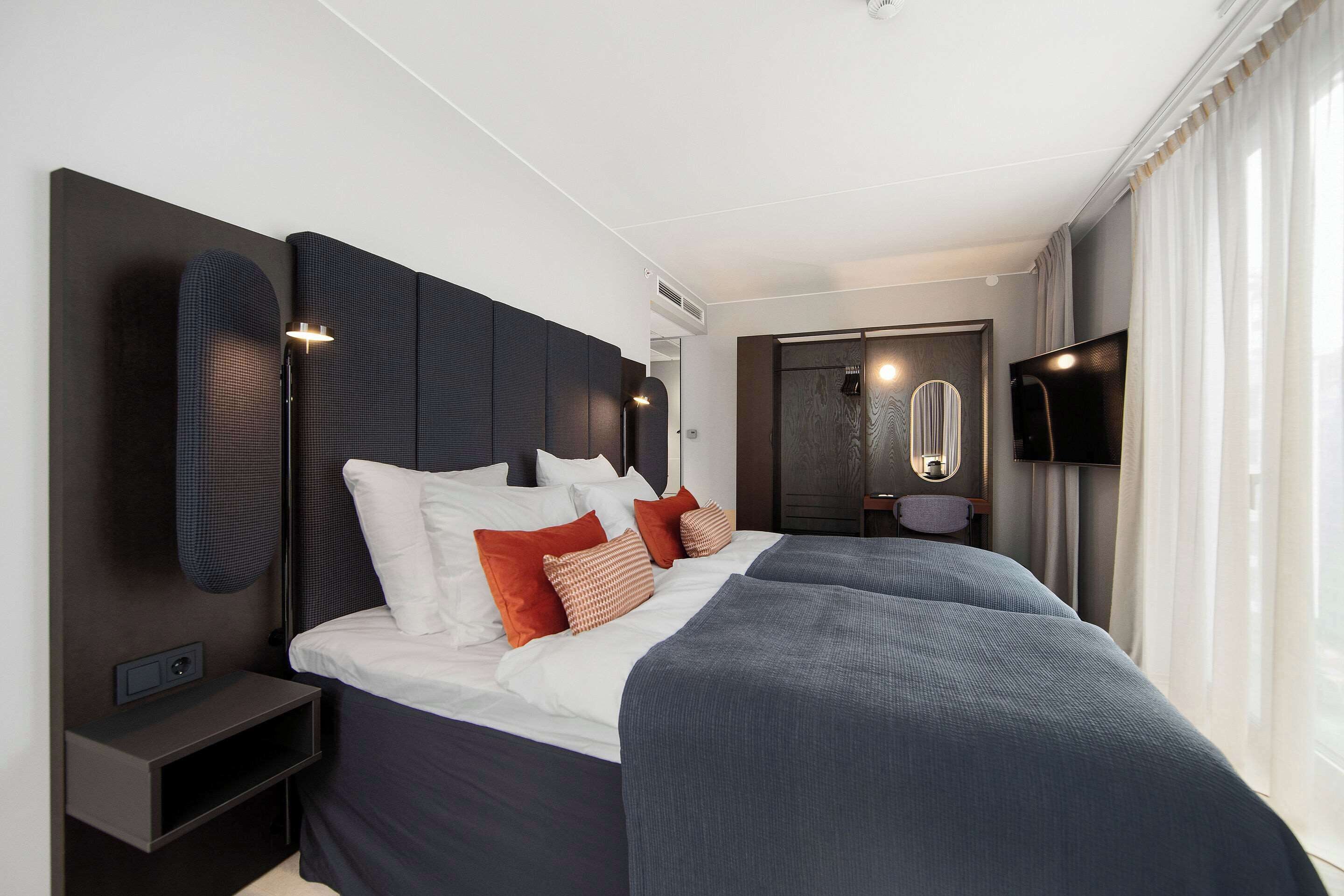 デラックス ツインルーム | 羽毛の掛け布団、セーフティボックス (室内)、デスク、防音設備