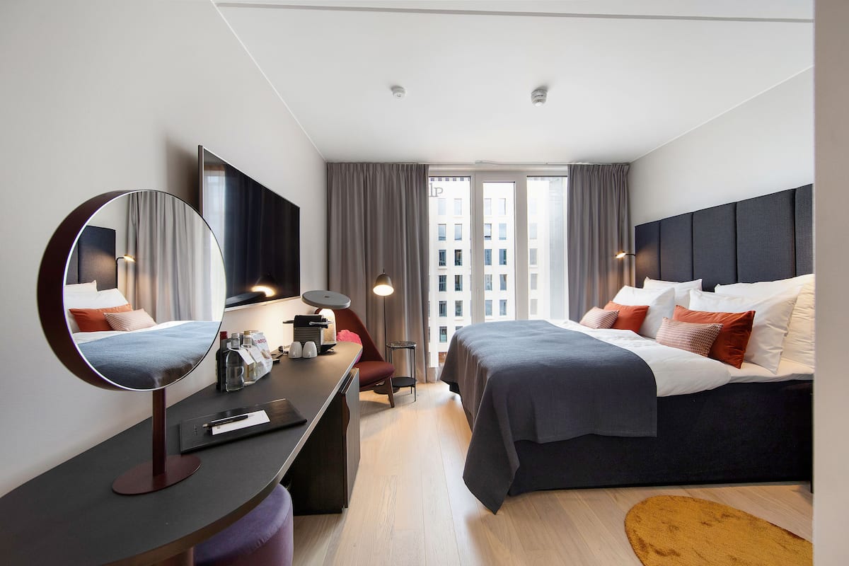 Superior Room, 1 Double Bed, Non Smoking | Down comforters, in-room safe, desk, soundproofing