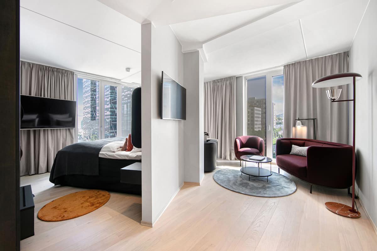 junior suite | down duvets, in-room safe, desk, soundproofing