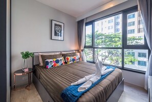 1-Bedroom Apartment | 책상, 암막 커튼, 방음 설비, 다리미/다리미판