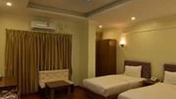 Kolmen hengen superior-huone | Työpöytä, pimennysverhot, ilmainen Wi-Fi