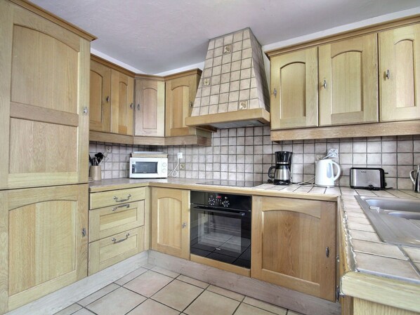 Réfrigérateur, micro-ondes, four, lave-vaisselle