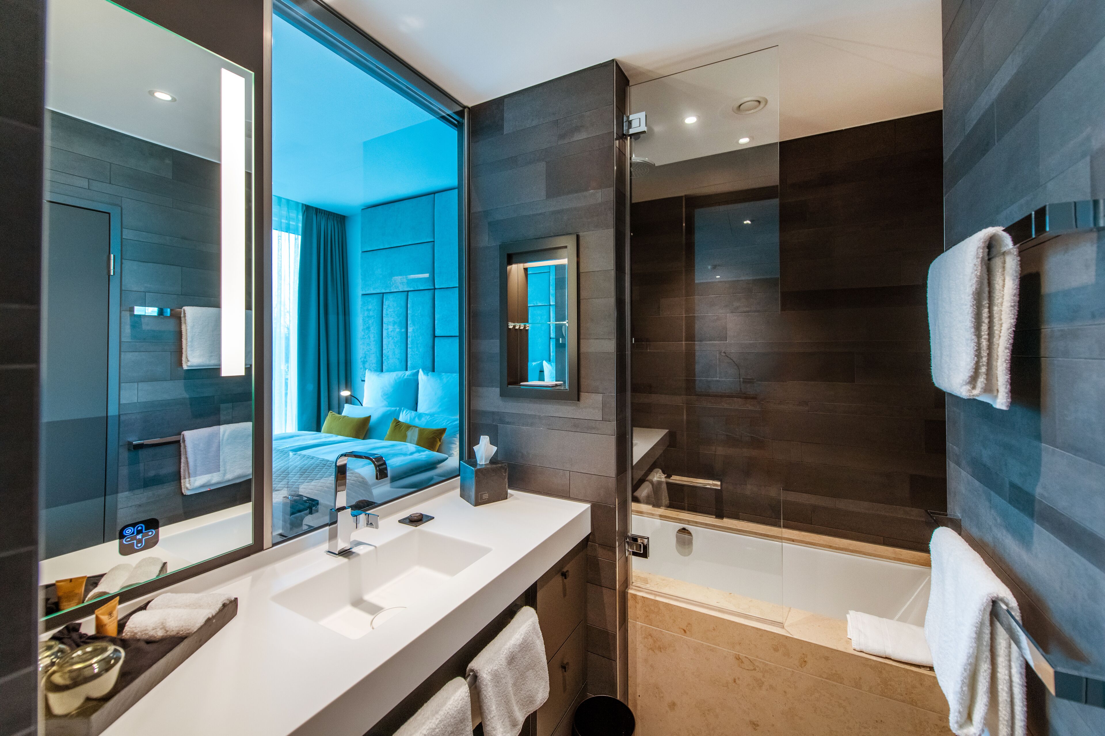 deluxe double room, marina view | bathroom | free toiletries, hair dryer, dressing gowns, slippers