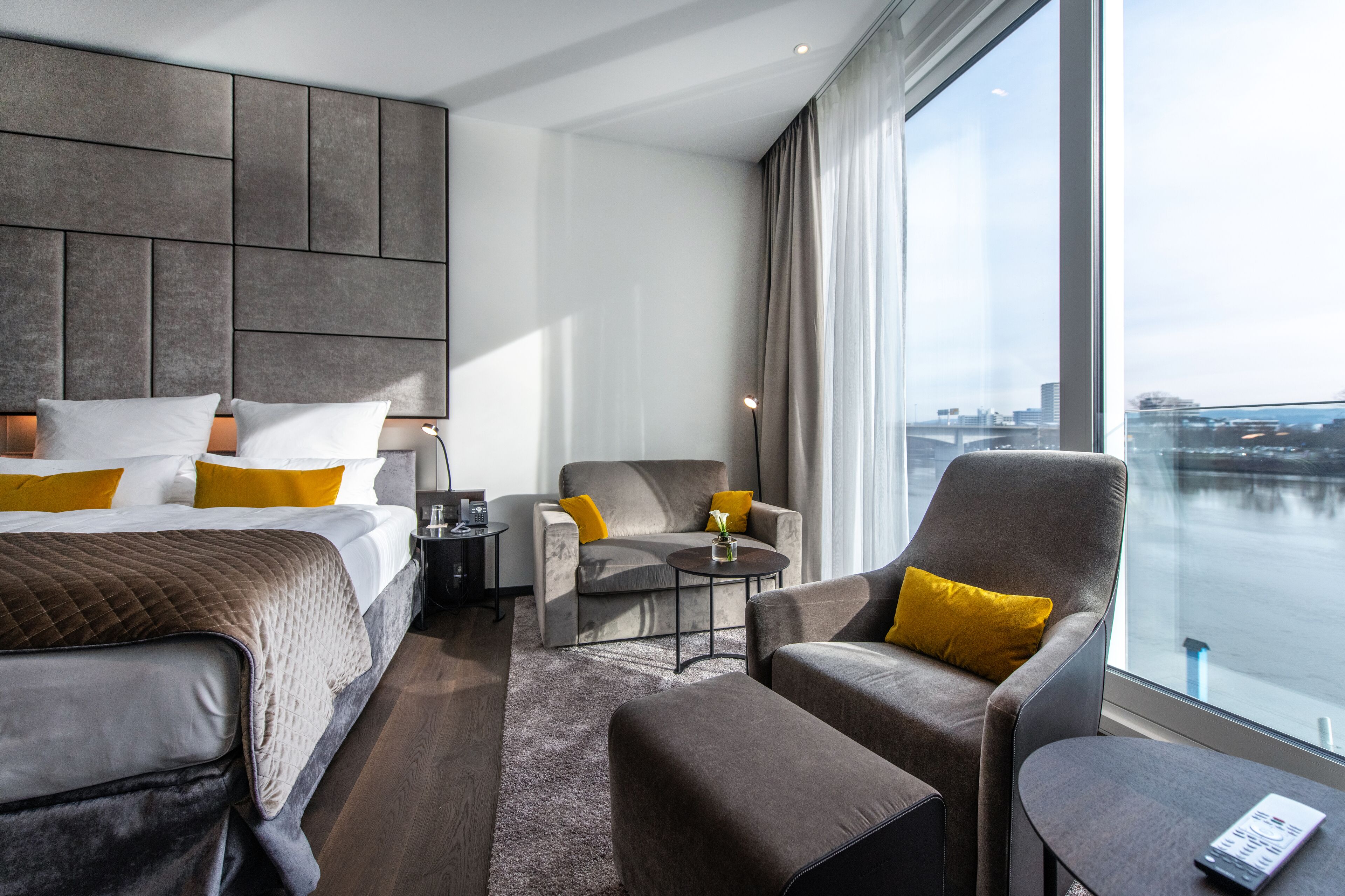 deluxe double room, marina view | hypo-allergenic bedding, minibar, in-room safe, desk