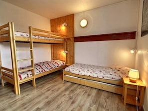 2 bedrooms