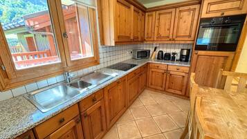 KylskÄp, mikrovÄgsugn, ugn och diskmaskin