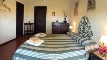 Economy Double Room | Bed sheets