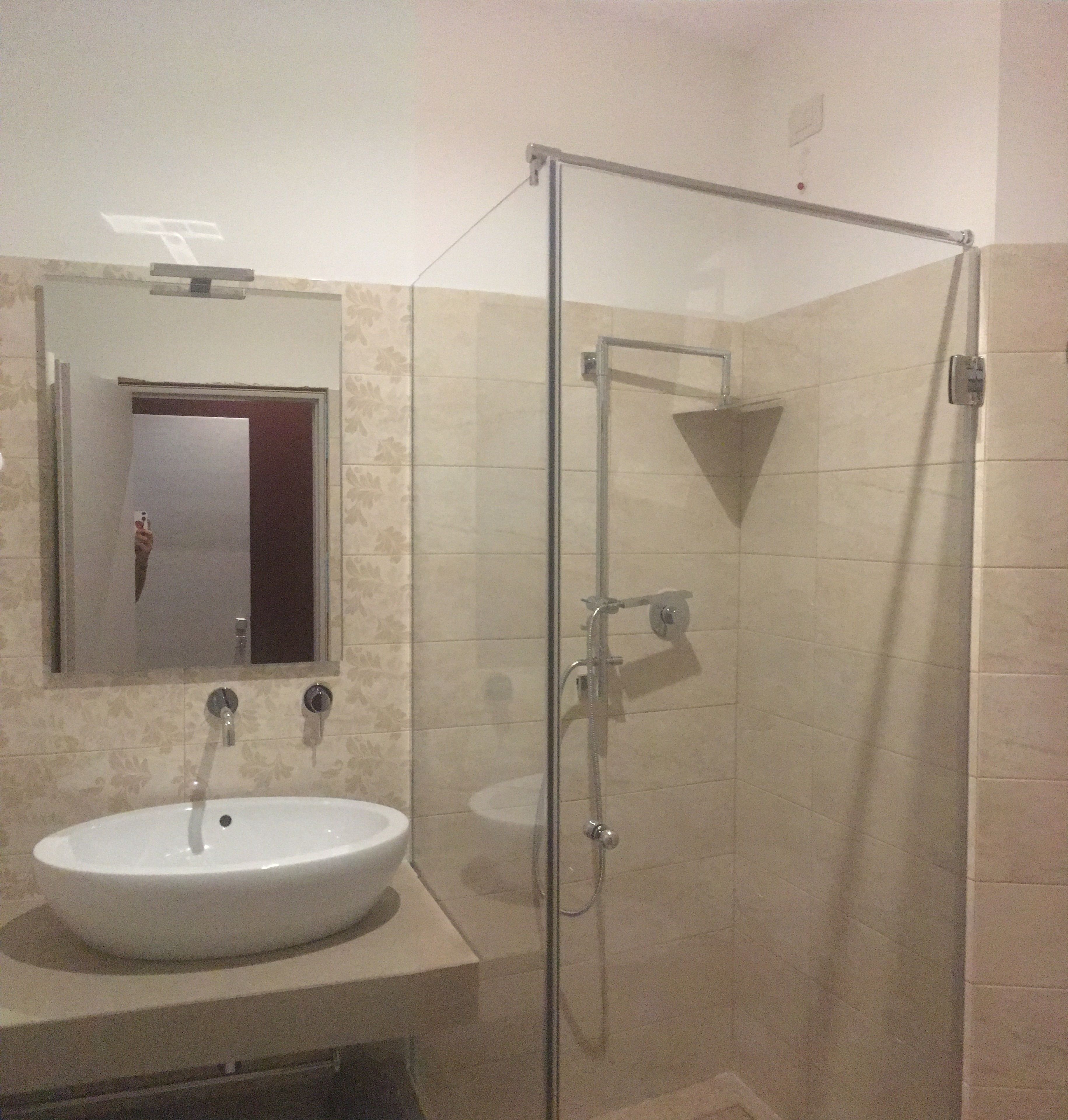 Doppia Deluxe, non fumatori | Bagno | Doccia, asciugacapelli, bidet, asciugamani
