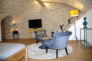 1 chambre, fer et planche à repasser, accès Internet, draps fournis