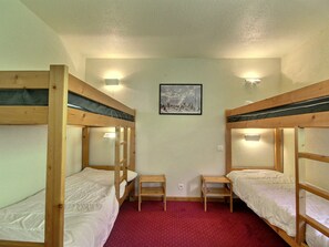 2 bedrooms