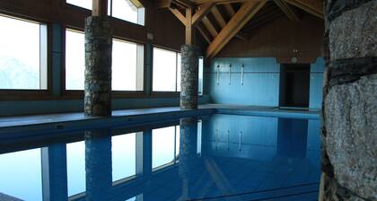 Apartamento con piscina privada al pie de las pistas con garaje - escuela de esquí a 300m