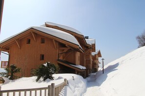 Exterior - Apartment with private pool at the foot of the slopes with garage - ski school at 300m (Villard-Sur-Doron)