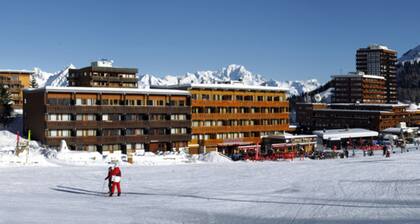Appartement rénové 2 piÚces, balcon sud, au pied des pistes, proche commerces