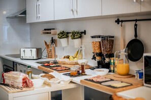 Colazione a buffet, servita tutte le mattine (4.5 EUR a persona)