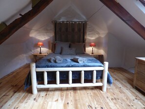 1 chambre, fer et planche à repasser, accès au Wi-Fi (inclus)