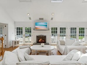 TV, fireplace, DVD player, books