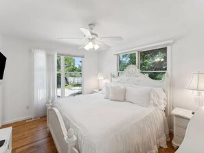 4 bedrooms, iron/ironing board, WiFi, bed sheets