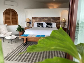 3 bedrooms, travel cot, WiFi, bed sheets