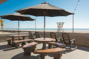 تناول الطعام بالخارج