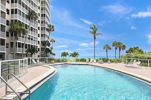 A heated pool - Crystal Sands Tower Unit 307 - Beachfront (Sarasota)