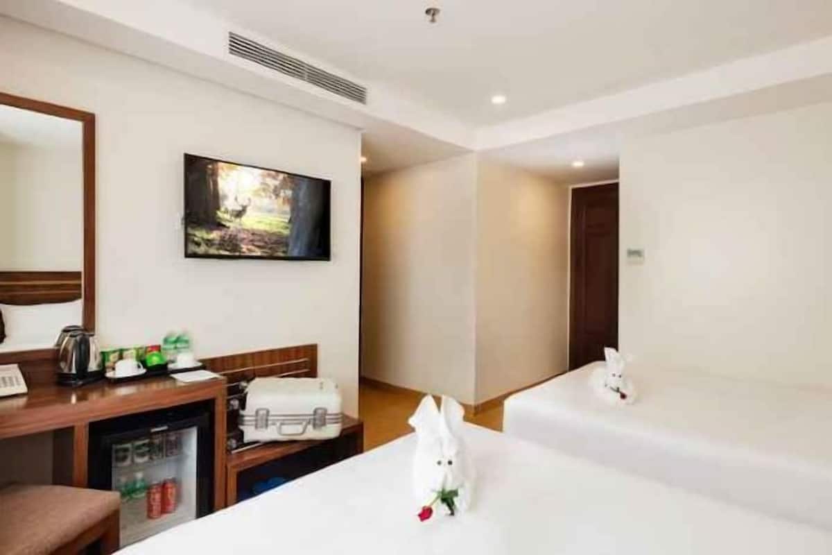 Minibar, in-room safe, desk, blackout drapes
