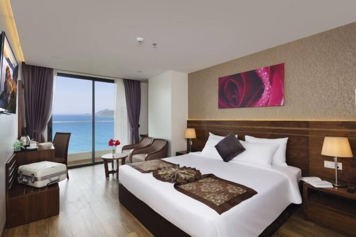 Minibar, in-room safe, desk, blackout curtains