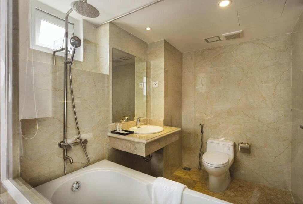 Bathroom | Free toiletries, hair dryer, bathrobes, slippers