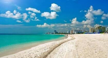 OCEAN Dr, Steps to Beach, POOL APT. 1/1, WITH PARKING PERMIT and CITY APPROVED.