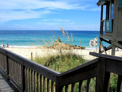 Direct OCEANFRONT- Steps to Beach- Quiet Neighborhood w/Pool