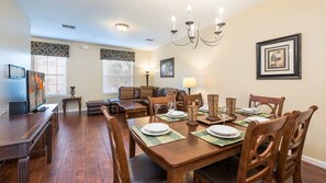 Dining - Vista Cay Resort Townhome near Convention/Universal/SeaWorld/Single Greek Golf (Orlando)